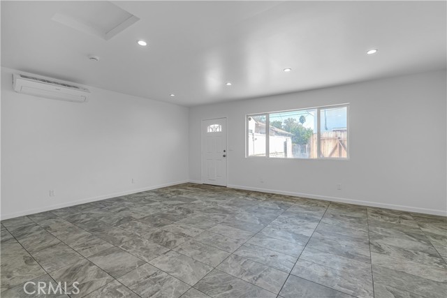 7435 7437 Balcom Avenue, Reseda CA: https://media.crmls.org/medias/da288c95-ada7-49fd-b5d7-cfde49e96f43.jpg