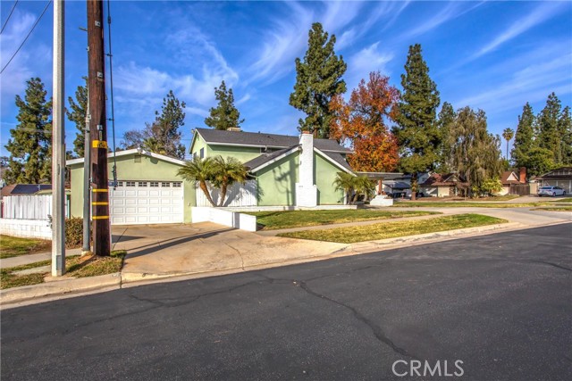 704 Grove Street, Redlands, California 92374, 5 Bedrooms Bedrooms, ,2 BathroomsBathrooms,Single Family Residence,For Sale,Grove,IG25023629