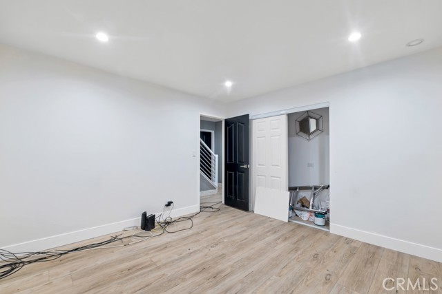 Detail Gallery Image 27 of 35 For 10122 Jovita Ave, Chatsworth,  CA 91311 - 5 Beds | 3 Baths