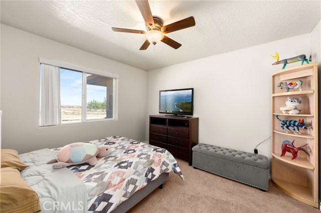 Detail Gallery Image 19 of 56 For 10779 Mills Rd, Apple Valley,  CA 92308 - 4 Beds | 3 Baths