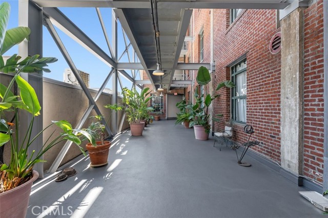 Detail Gallery Image 29 of 35 For 100 W 5th St 8b,  Long Beach,  CA 90802 - 1 Beds | 1 Baths