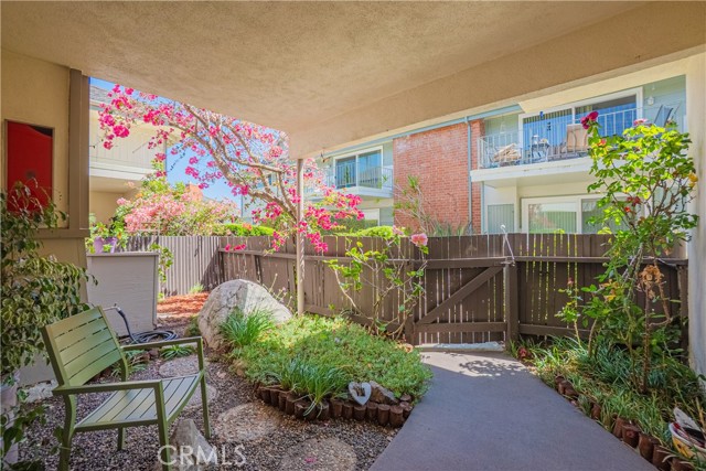 22817 Nadine Circle, Torrance CA: https://media.crmls.org/medias/da2ba6e0-334f-403f-9099-ad1079578d74.jpg