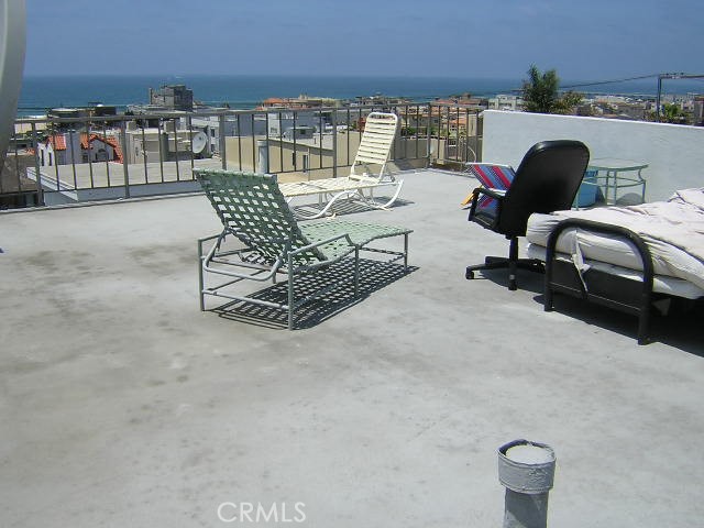 323 Monterey Boulevard, Hermosa Beach, California 90254, ,Residential Income,Sold,Monterey,SB23099842