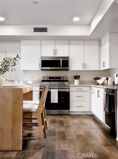 Image 6 of 14 For 9011 Cerise Lane 129