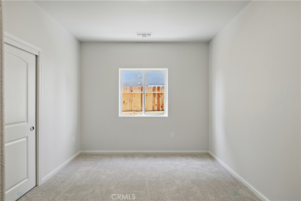 https://media.crmls.org/medias/da2dad24-c7b2-4063-85fc-b67dc4d00a38.jpg?preset=X-Large