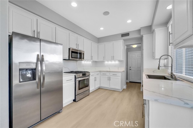 Detail Gallery Image 9 of 38 For 48 Half Moon Trl, Ladera Ranch,  CA 92694 - 3 Beds | 2/1 Baths