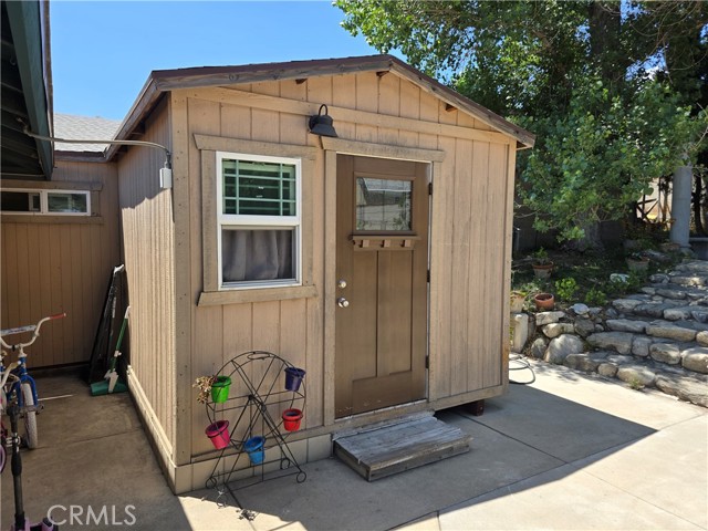 18280 Santa Fe Avenue, San Bernardino CA: https://media.crmls.org/medias/da2dfe3a-75a9-4428-a808-da902a2fe52e.jpg