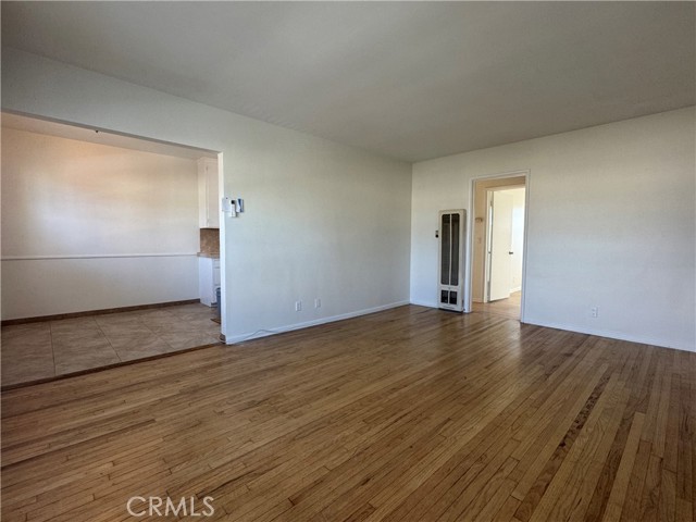 Detail Gallery Image 4 of 21 For 15234 Rayen St #F,  North Hills,  CA 91343 - 2 Beds | 1 Baths