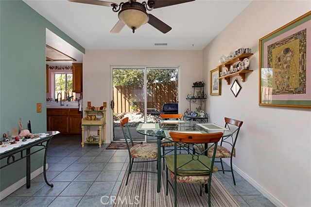 Detail Gallery Image 10 of 33 For 1432 Janis Lynn Ln, Vista,  CA 92083 - 3 Beds | 2/1 Baths