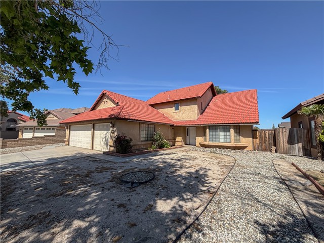 39360 Longhorn Court, Palmdale CA: https://media.crmls.org/medias/da31f4a2-f8bb-4ce6-8efa-d794500c64a6.jpg