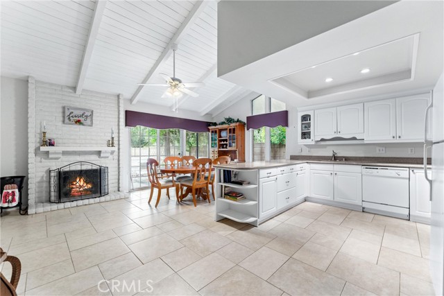 Detail Gallery Image 7 of 28 For 2606 N Tustin Ave, Santa Ana,  CA 92705 - 2 Beds | 2 Baths