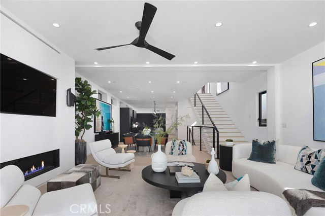 3011 Ocean Front Walk, Venice CA: https://media.crmls.org/medias/da3432b0-2859-425a-8f76-6cc4a38f1eb2.jpg