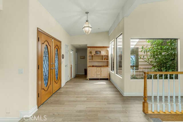 Detail Gallery Image 4 of 74 For 22373 Boating, Canyon Lake,  CA 92587 - 5 Beds | 3 Baths