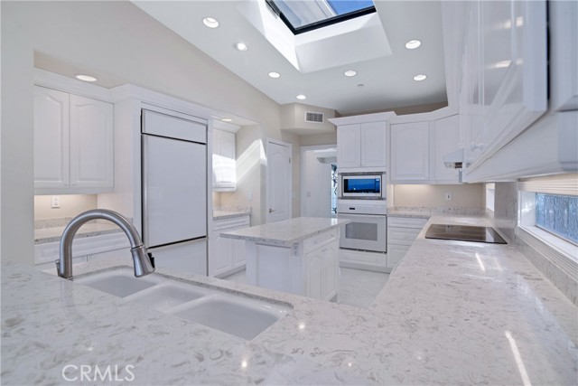 Detail Gallery Image 17 of 61 For 23601 Sidney Bay, Dana Point,  CA 92629 - 3 Beds | 3/1 Baths