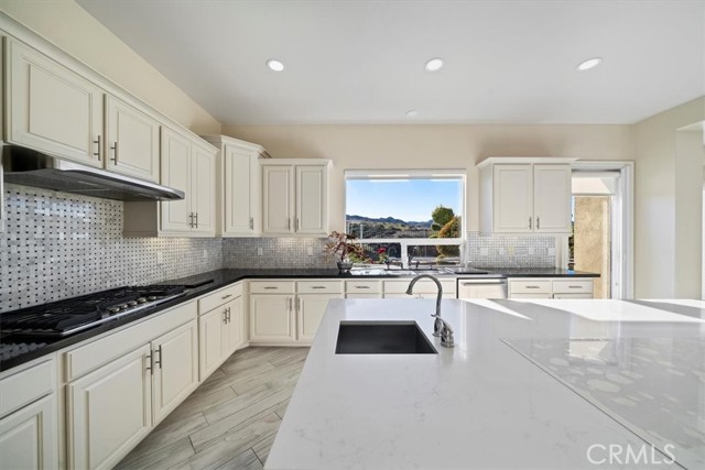 Detail Gallery Image 28 of 61 For 3094 Crystal Ridge Ln, Colton,  CA 92324 - 5 Beds | 5/1 Baths