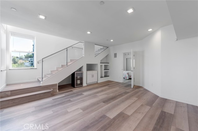 5220 Medina Road, Woodland Hills CA: https://media.crmls.org/medias/da3804f8-06a6-4cd6-93f1-4a4b66362614.jpg