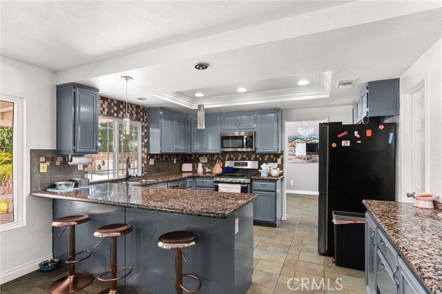 245 Cottonwood Avenue, Riverside CA: https://media.crmls.org/medias/da3843ec-51b9-48ba-beaf-d640799f3123.jpg