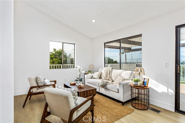 Detail Gallery Image 17 of 51 For 16066 Rancho Verde, Riverside,  CA 92506 - 4 Beds | 3 Baths