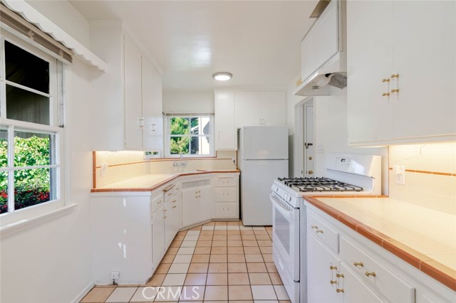Detail Gallery Image 14 of 27 For 1305 E Glenoaks Bld #D,  Glendale,  CA 91206 - 1 Beds | 1 Baths