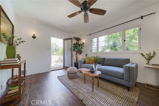 516 E Stocker Street, Glendale CA: https://media.crmls.org/medias/da3a192a-3fa0-4e78-8423-c8fe22658c10.jpg