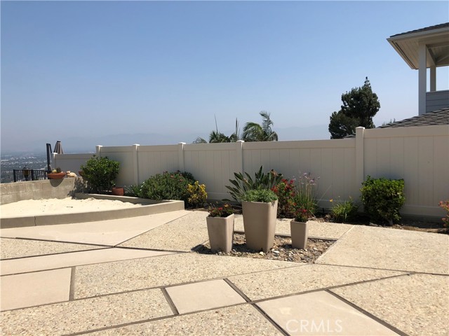 14687 Deervale Place, Sherman Oaks CA: https://media.crmls.org/medias/da3a37dd-2966-4854-8be0-e90ceced110c.jpg