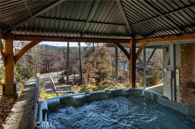 Detail Gallery Image 28 of 35 For 27937 West Shore Rd, Lake Arrowhead,  CA 92352 - 4 Beds | 4 Baths