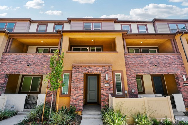 Front Image Thumbnail for CROC26065335