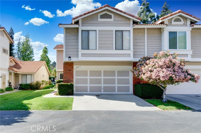2010 Galvin Lane, Diamond Bar CA: https://media.crmls.org/medias/da3b5b0b-4b2a-4135-8df6-899347d9c584.jpg