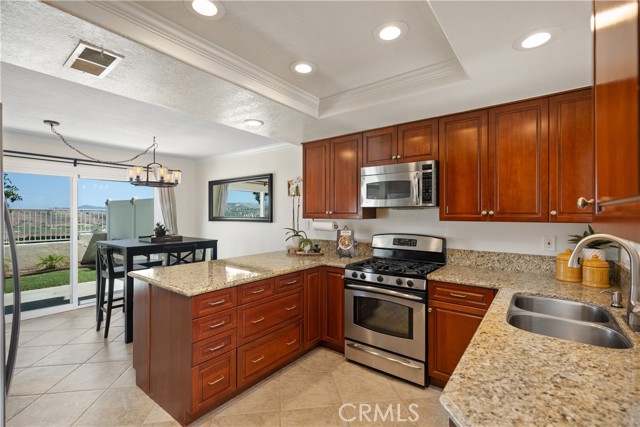 Detail Gallery Image 15 of 52 For 27776 Aberdeen, Mission Viejo,  CA 92691 - 3 Beds | 2/1 Baths