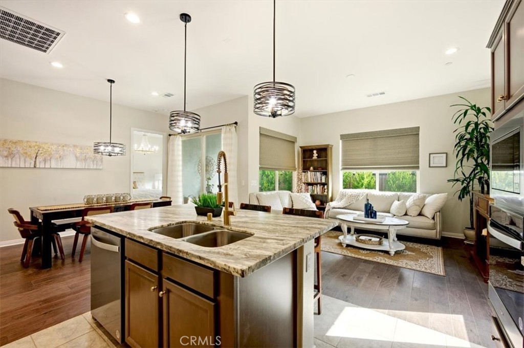 MLS #OC25225065 image #15