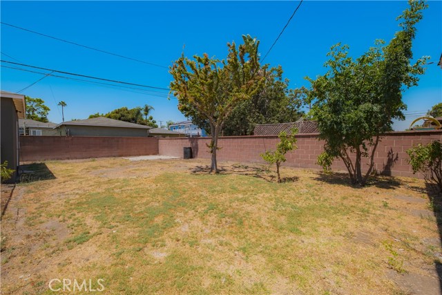 4829 Walnut Ave, Long Beach CA: https://media.crmls.org/medias/da3c6396-bed3-4dc3-b6a1-2017f48dd185.jpg