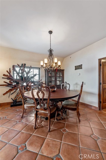 9075 Mesa Vista Street, Apple Valley CA: https://media.crmls.org/medias/da3c901c-d22b-4761-880f-c226fbad814c.jpg