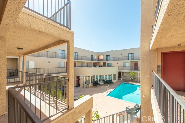 Detail Gallery Image 20 of 24 For 21040 Parthenia St #26,  Canoga Park,  CA 91304 - 2 Beds | 2/1 Baths