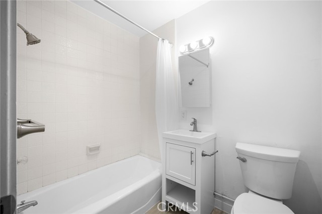 351 Salem Street, Glendale CA: https://media.crmls.org/medias/da3d5ad0-0d89-42e6-9878-5e5046a098ac.jpg