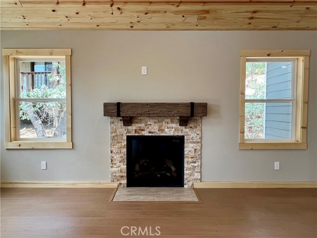 810 Villa Grove Avenue, Big Bear City CA: https://media.crmls.org/medias/da3d909d-61ae-43f1-80b1-35d17982568d.jpg