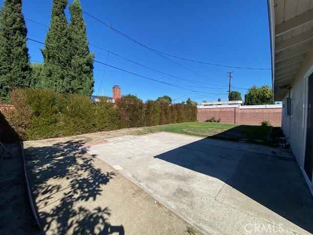 Detail Gallery Image 2 of 5 For 2345 Almond Ave, Orange,  CA 92868 - 3 Beds | 2 Baths