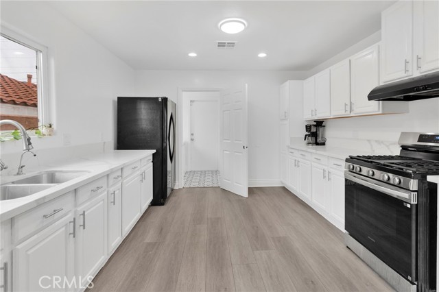 Detail Gallery Image 11 of 32 For 3009 N California, San Bernardino,  CA 92407 - 3 Beds | 2/1 Baths
