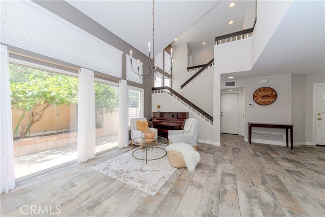 19 Las Cruces, Irvine CA: https://media.crmls.org/medias/da3ebe0c-38cd-4214-a02e-0da9f9fbd712.jpg