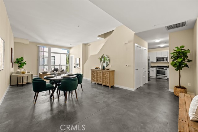 Detail Gallery Image 7 of 38 For 238 S Arroyo Pkwy #401,  Pasadena,  CA 91105 - 2 Beds | 2 Baths