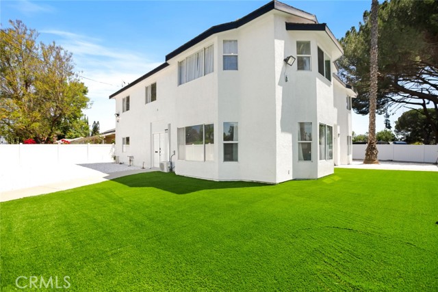 7904 Tampa Avenue, Reseda CA: https://media.crmls.org/medias/da3f9789-c97b-44a0-a37b-6789a41373e2.jpg