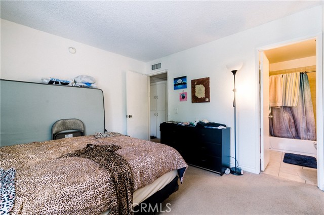 Detail Gallery Image 6 of 26 For 18350 Hatteras St #213,  Tarzana,  CA 91356 - 2 Beds | 2 Baths