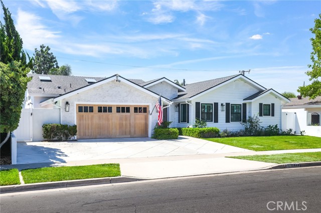 11444 Harrisburg Road, Rossmoor CA: https://media.crmls.org/medias/da412128-eb2c-4177-a97b-6b97651a7c0a.jpg