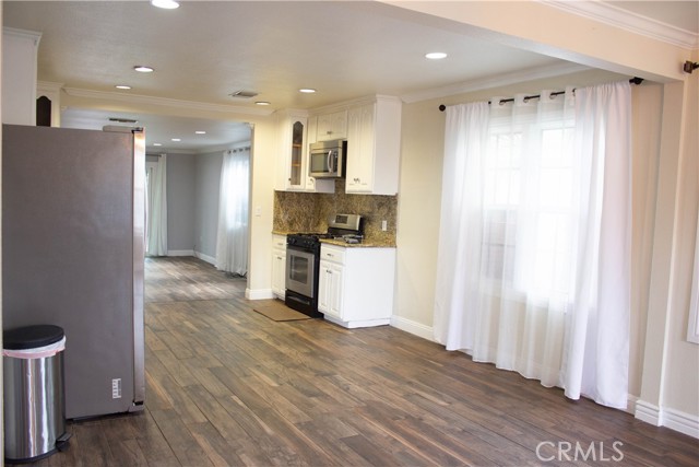 8328 Elmont Avenue, Pico Rivera CA: https://media.crmls.org/medias/da4203bb-7bdd-480a-af24-b402652e1af4.jpg
