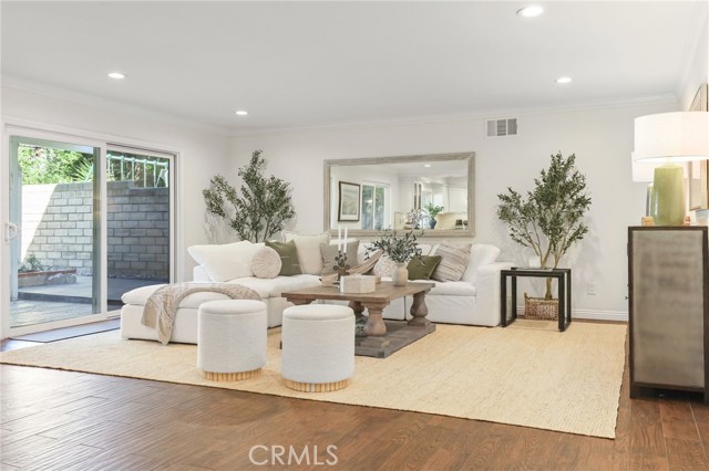 Detail Gallery Image 16 of 59 For 21419 Stanwell, Chatsworth,  CA 91311 - 5 Beds | 3 Baths