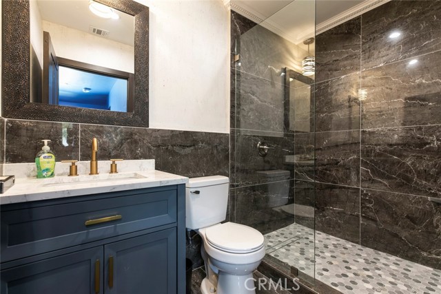 17800 Raymer Street, Sherwood Forest CA: https://media.crmls.org/medias/da42471b-d1b9-4dea-a242-f51a14b1f548.jpg