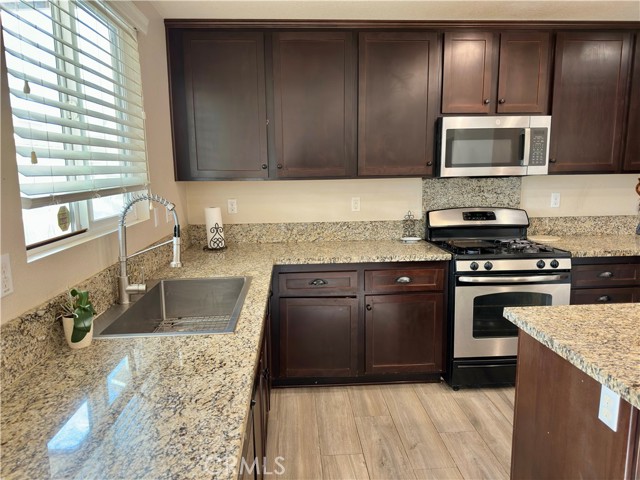 1752 El Nido, Perris CA: https://media.crmls.org/medias/da43c1ec-7516-4e84-8272-a3daefa83e9a.jpg