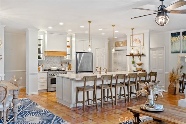 Detail Gallery Image 6 of 65 For 7915 Whispering Trails Pl, Paso Robles,  CA 93446 - 4 Beds | 2 Baths