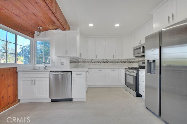 Detail Gallery Image 15 of 60 For 145 S Vista Grande, a,  Anaheim Hills,  CA 92807 - 3 Beds | 2 Baths