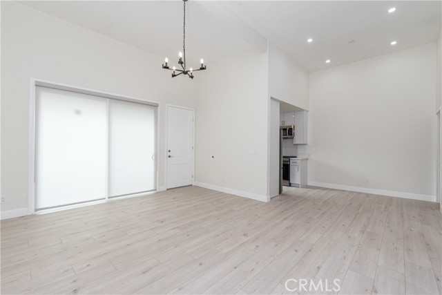 Detail Gallery Image 6 of 27 For 6201 Shoup Ave #66,  Woodland Hills,  CA 91367 - 1 Beds | 2 Baths