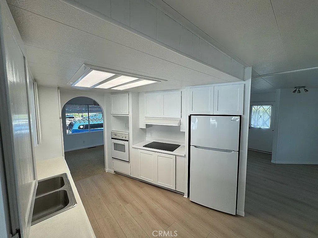 MLS #OC25257886 image #9